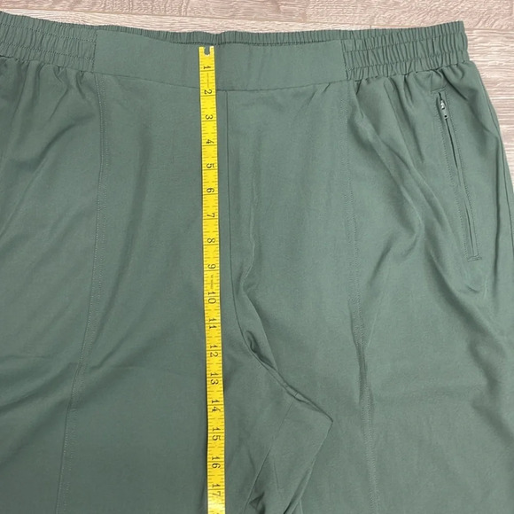 NWOT Old Navv Stretchtech All Season Quick Dry Joggers Sage Green 2X - Picture 9 of 15